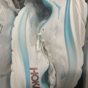 Hoka Clifton 9